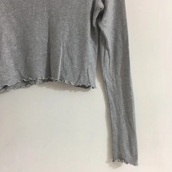 Brandy Melville Wynn top in Gray - Picture 7 of 12